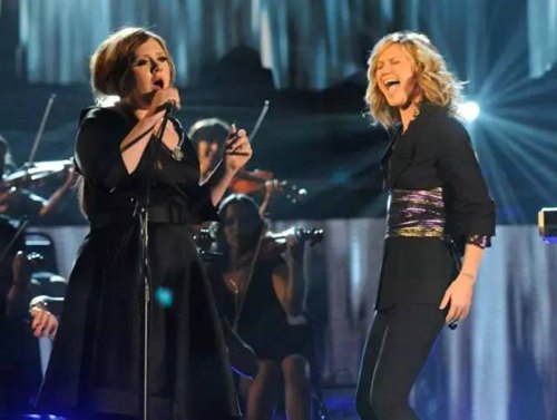 Adele 2009ոճʱSugarlandԼChasing Pavements